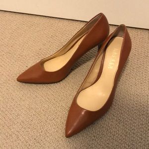 Lauren Ralph Lauren brown pointed toe heels
